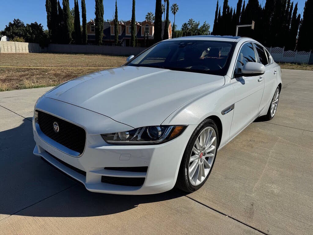 2018 JAGUAR XE