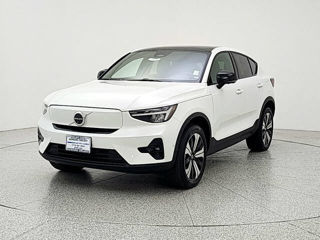 2023 VOLVO C40