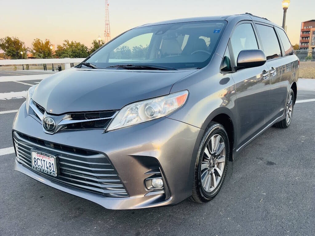 2018 TOYOTA Sienna