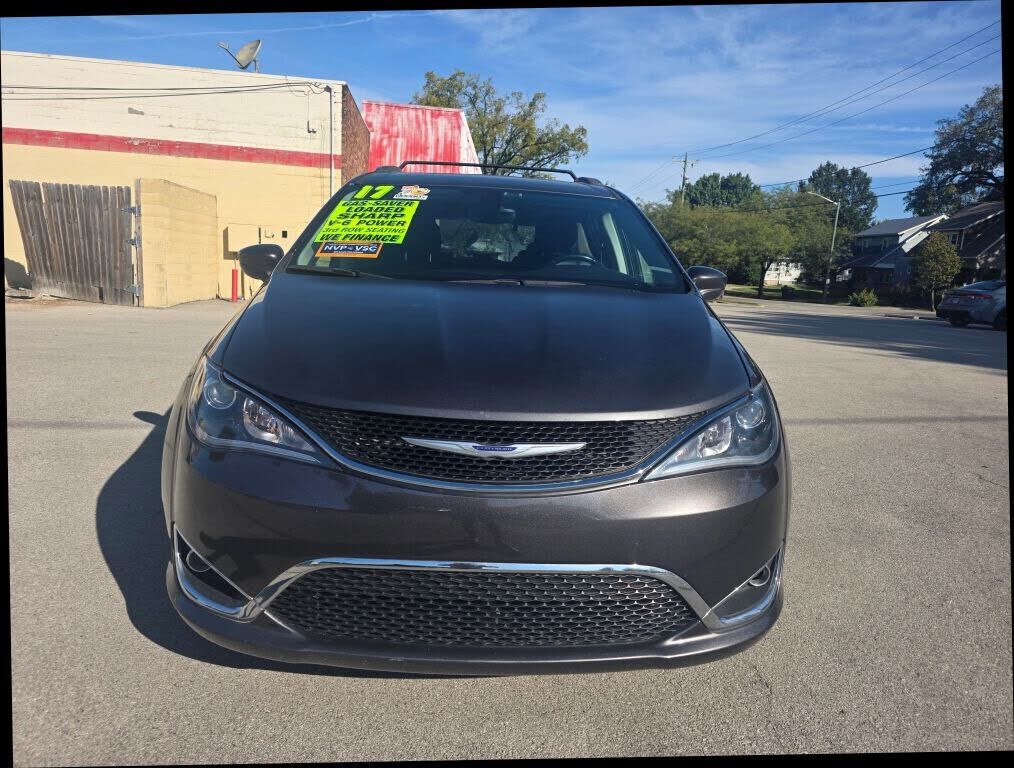 2017 CHRYSLER Pacifica