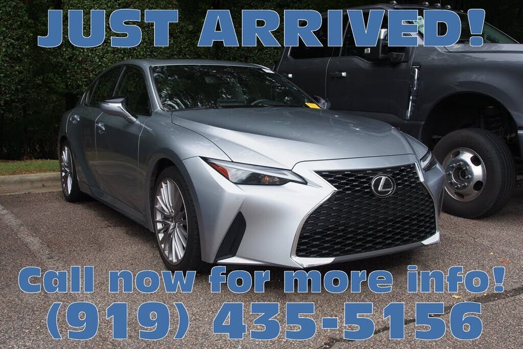 2022 LEXUS IS