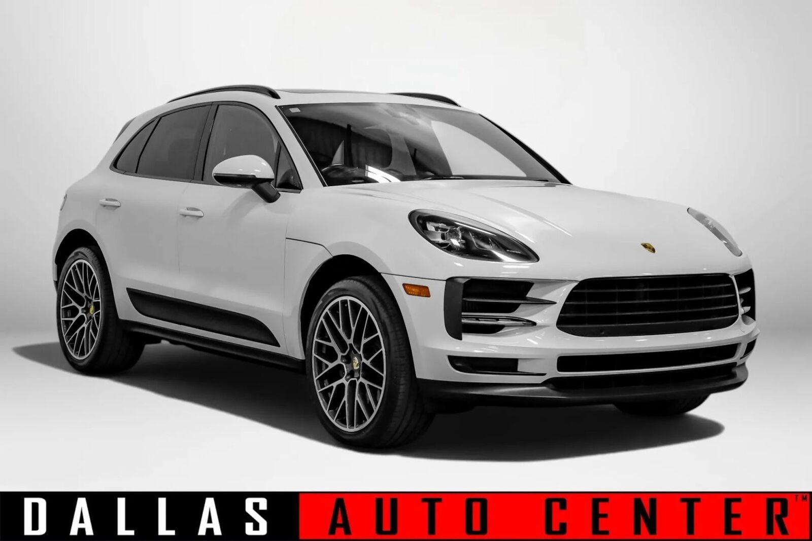 2020 PORSCHE Macan