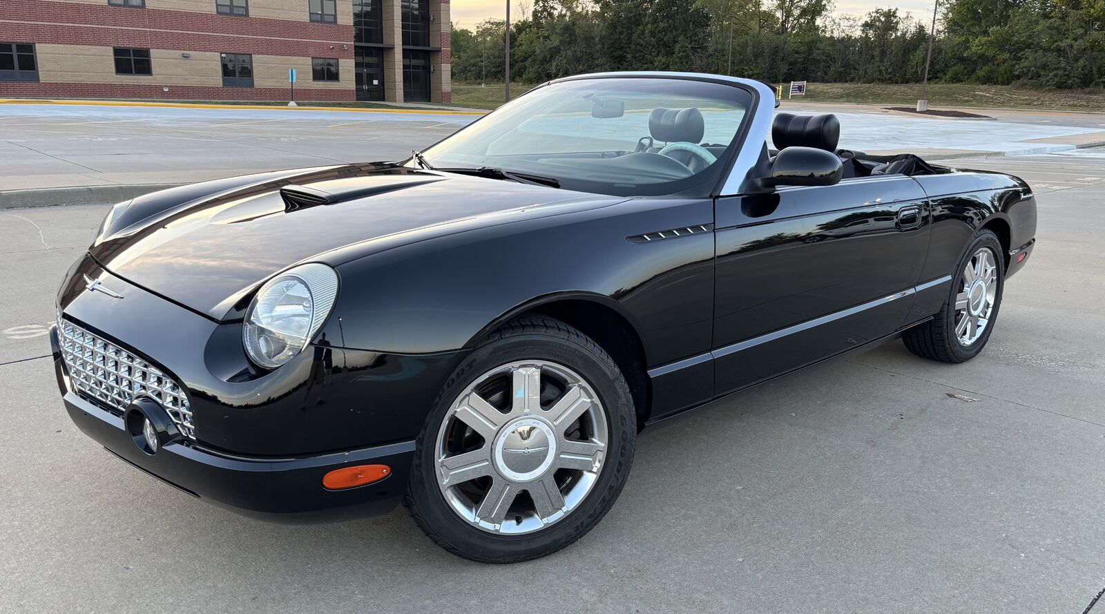 2004 FORD Thunderbird