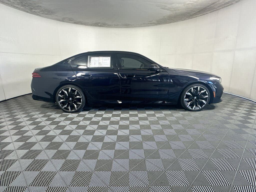 2025 BMW 530i