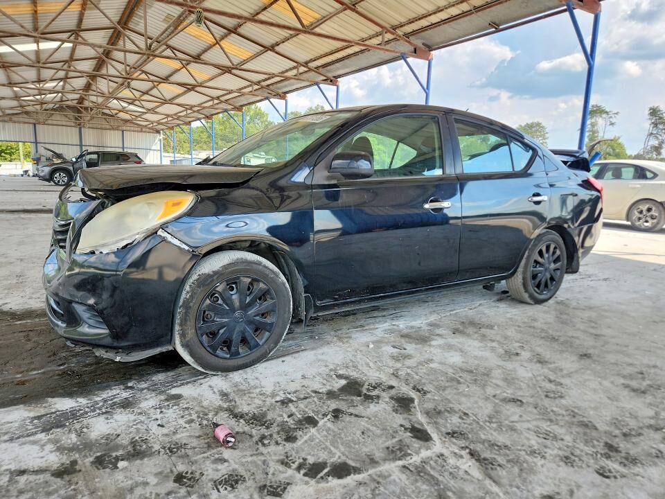 2013 NISSAN Versa