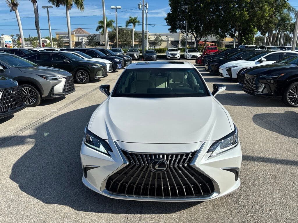 2023 Lexus ES