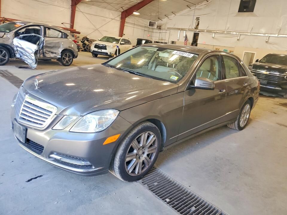 2013 MERCEDES-BENZ E-Class