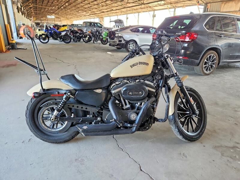 2015 HARLEY DAVIDSON Iron883