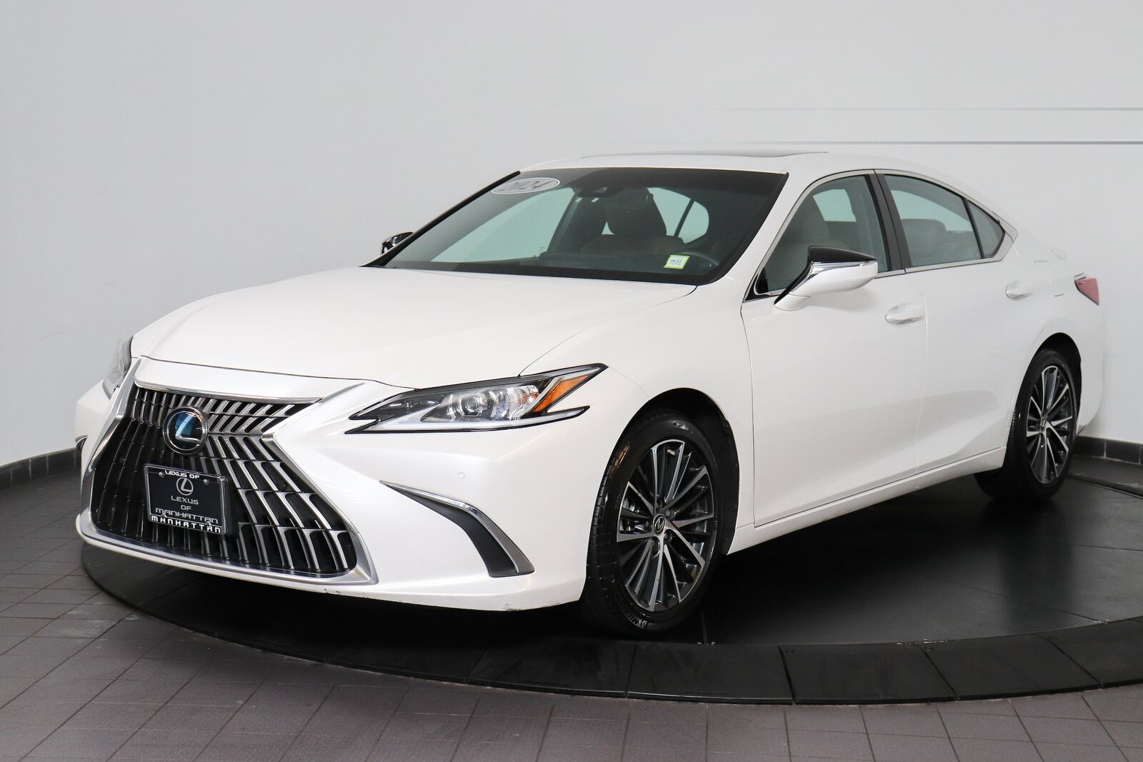 2024 LEXUS ES