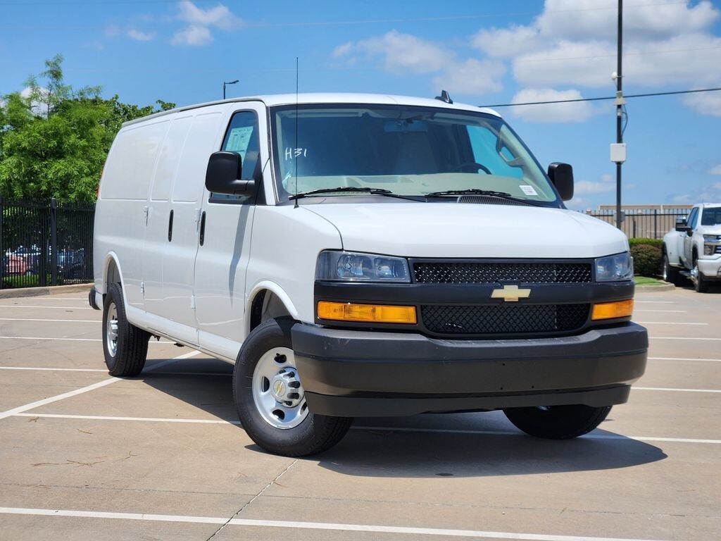 2025 CHEVROLET Express