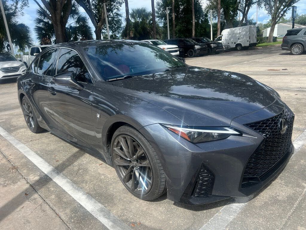 2022 Lexus IS