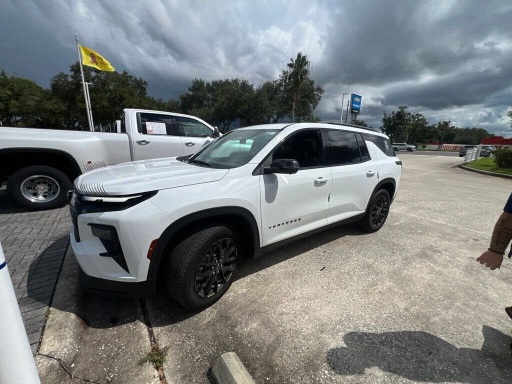 2024 CHEVROLET Traverse