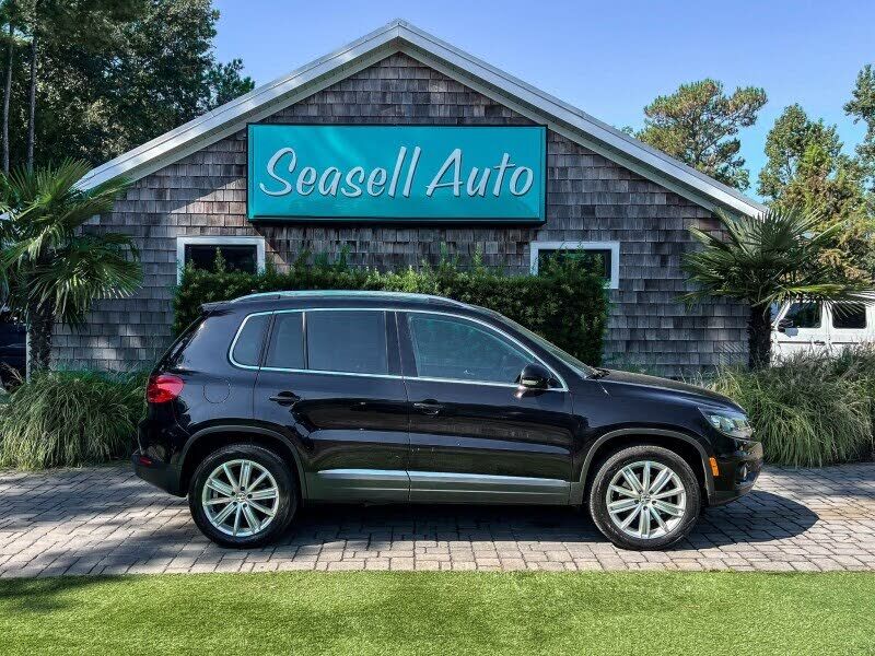 2016 VOLKSWAGEN Tiguan