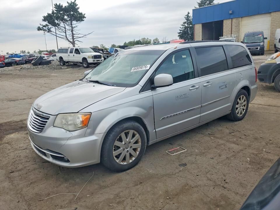 2012 CHRYSLER Town and Country