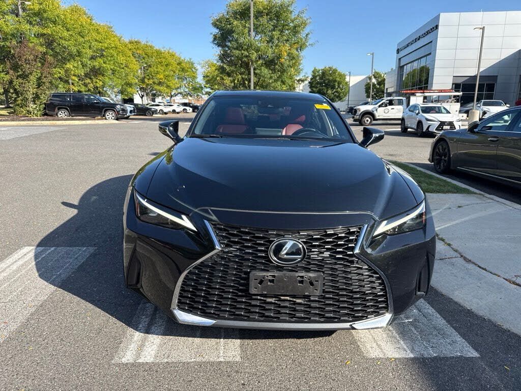2021 Lexus IS
