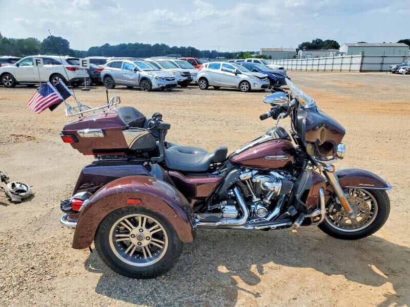 2019 HARLEY DAVIDSON FLHTCUTG / Tri Glide Ultra