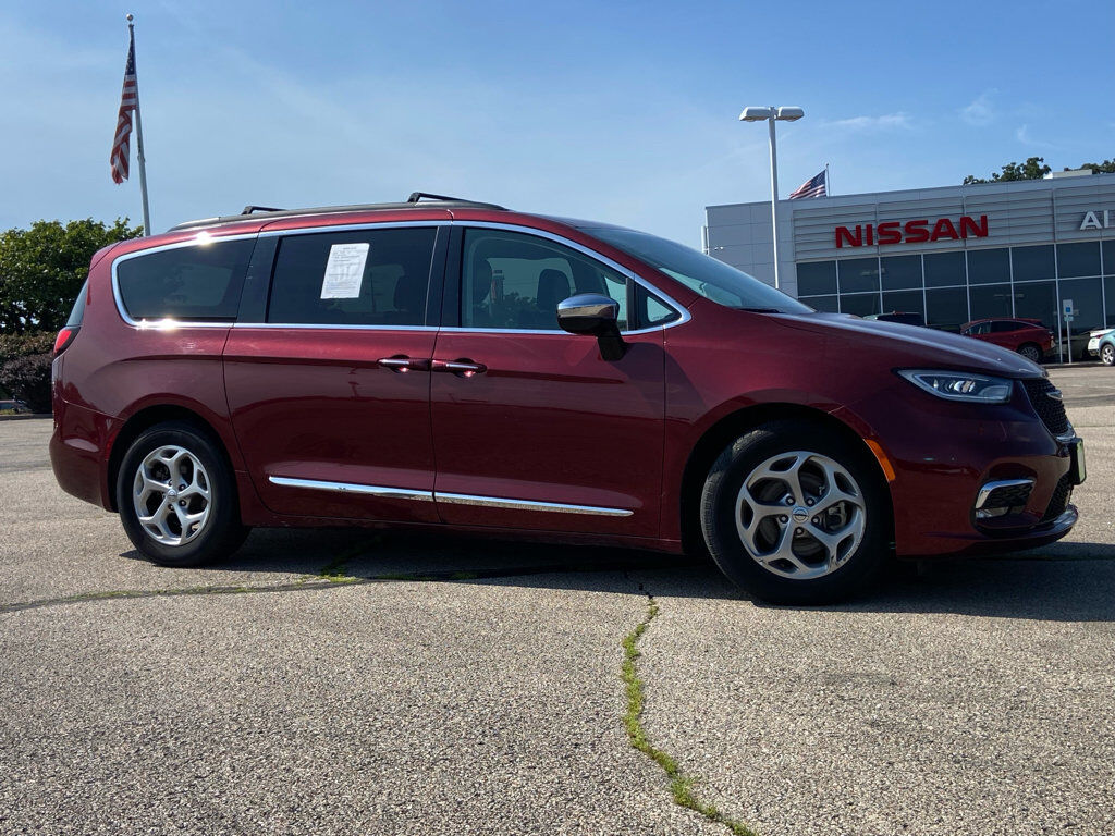 2023 CHRYSLER Pacifica