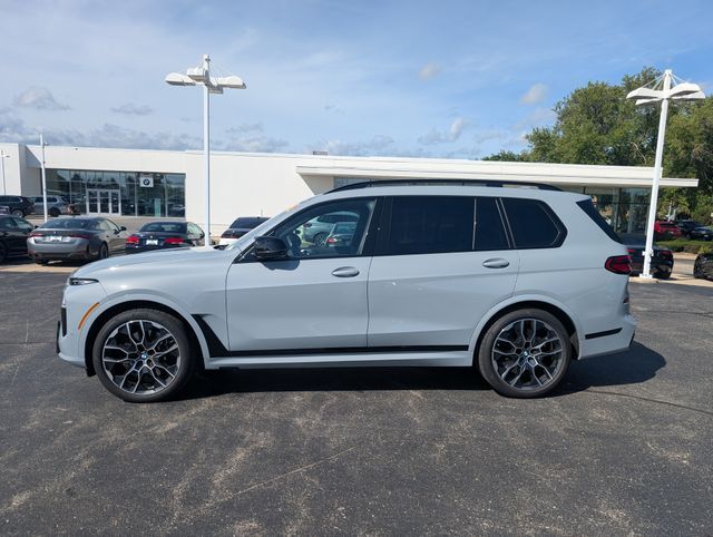 2025 BMW X7