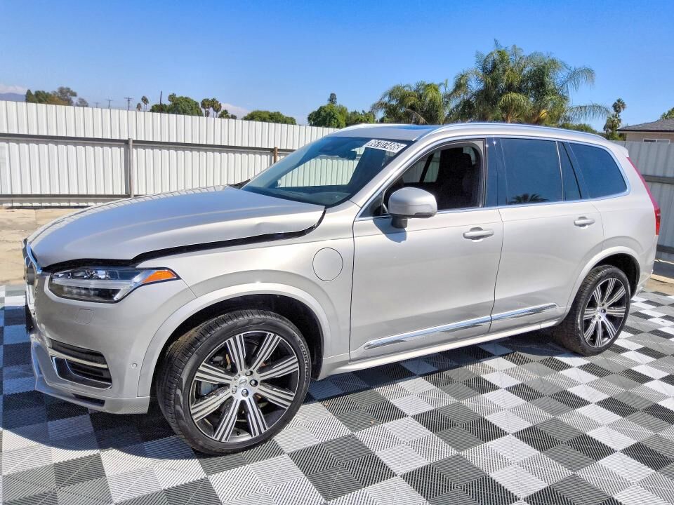 2025 VOLVO XC90