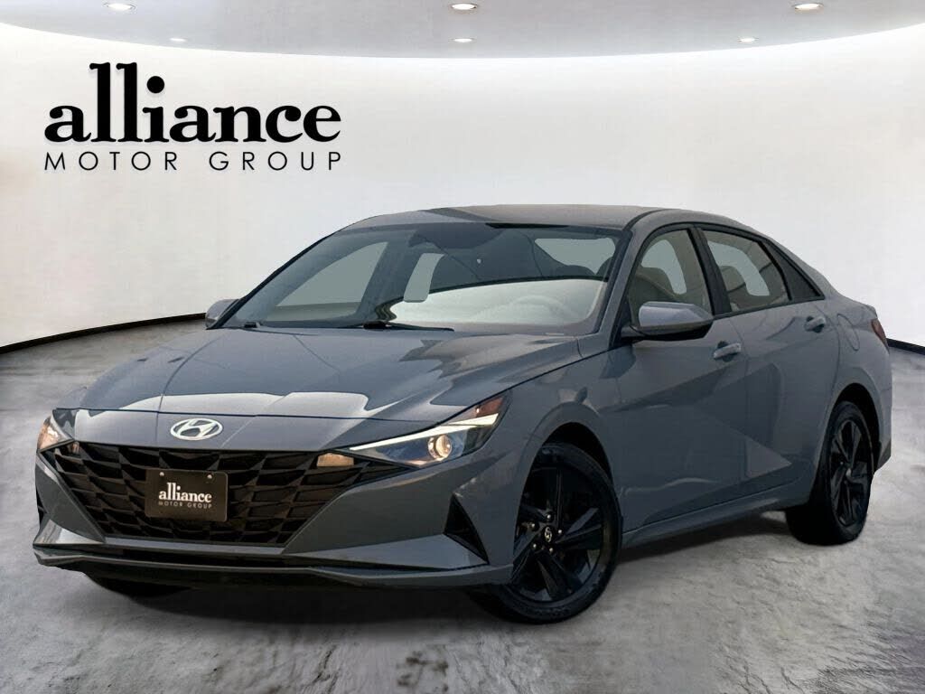 2022 HYUNDAI Elantra