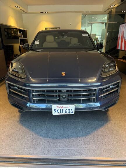 2024 PORSCHE Cayenne