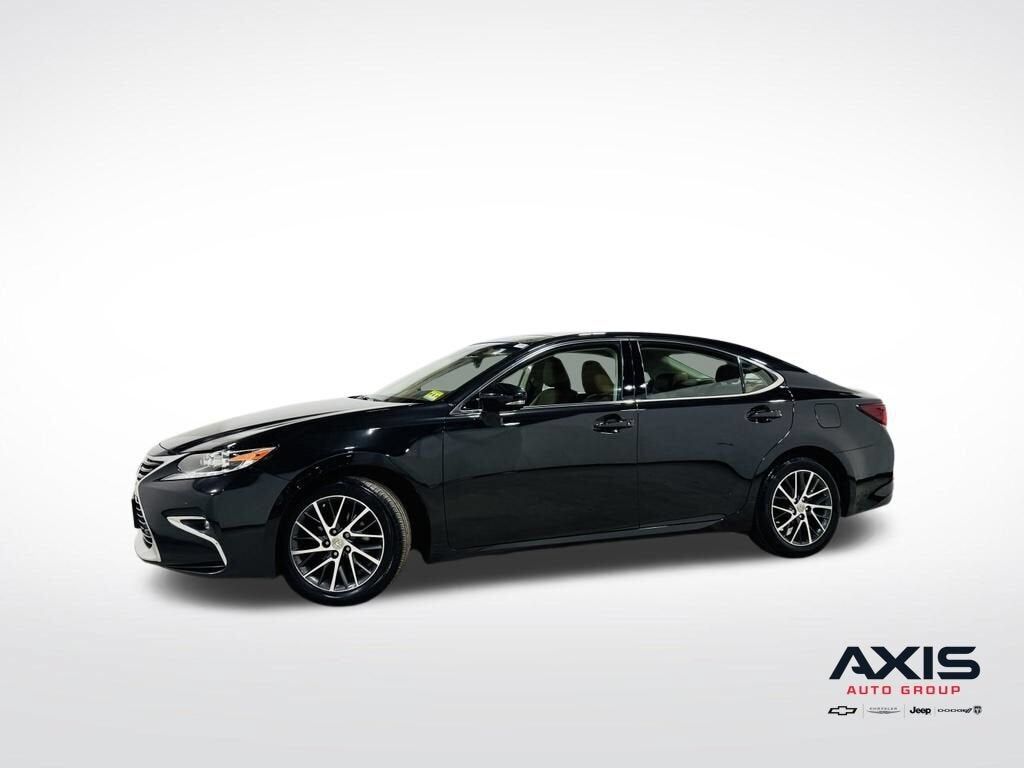 2017 LEXUS ES