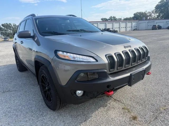 2017 JEEP Cherokee