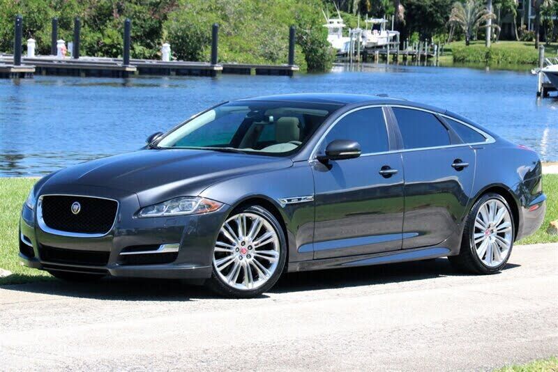 2017 JAGUAR XJ