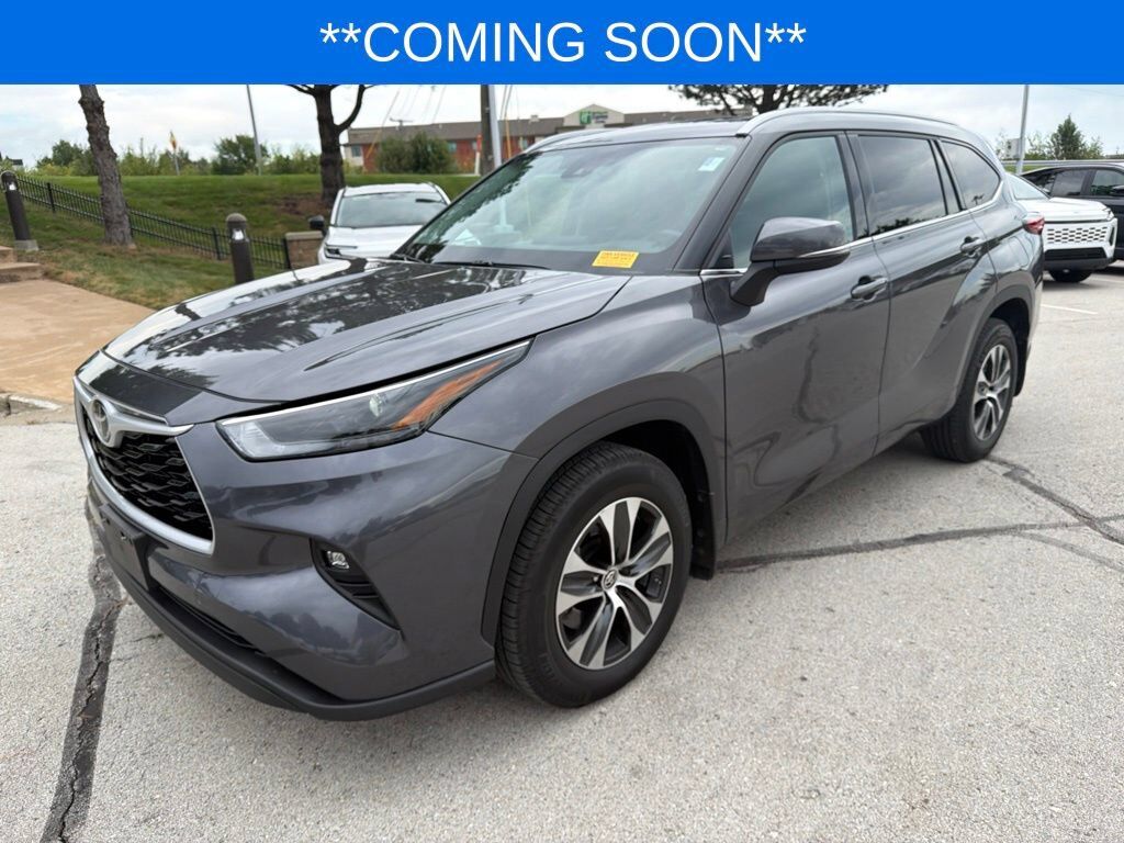 2022 TOYOTA Highlander