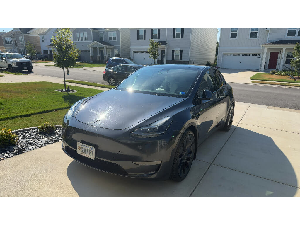 2024 TESLA Model Y