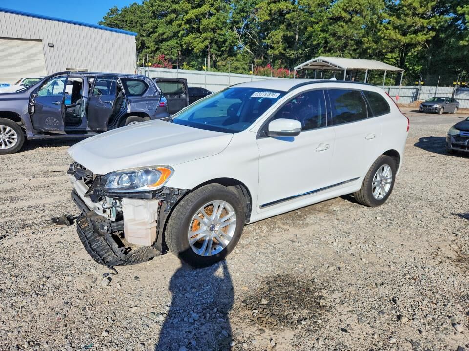 2015 VOLVO XC60