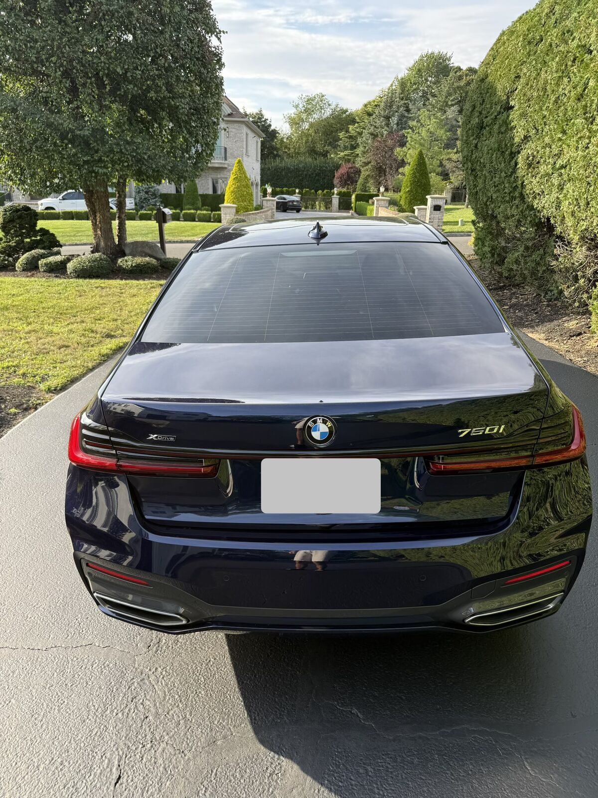 2022 BMW 750i