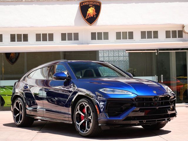 2026 LAMBORGHINI URUS