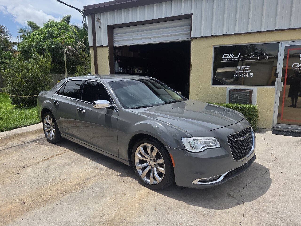 2019 CHRYSLER 300