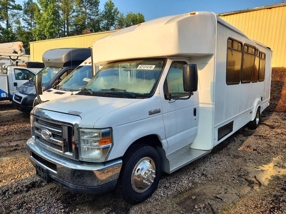 2015 FORD E-450