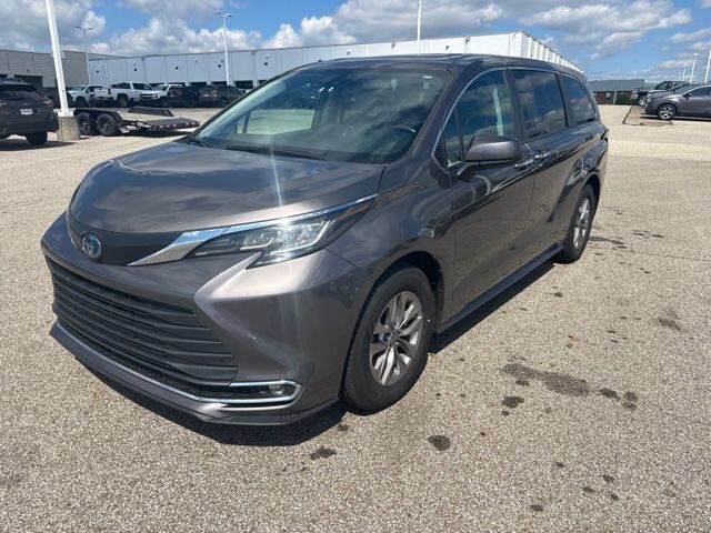 2022 TOYOTA Sienna