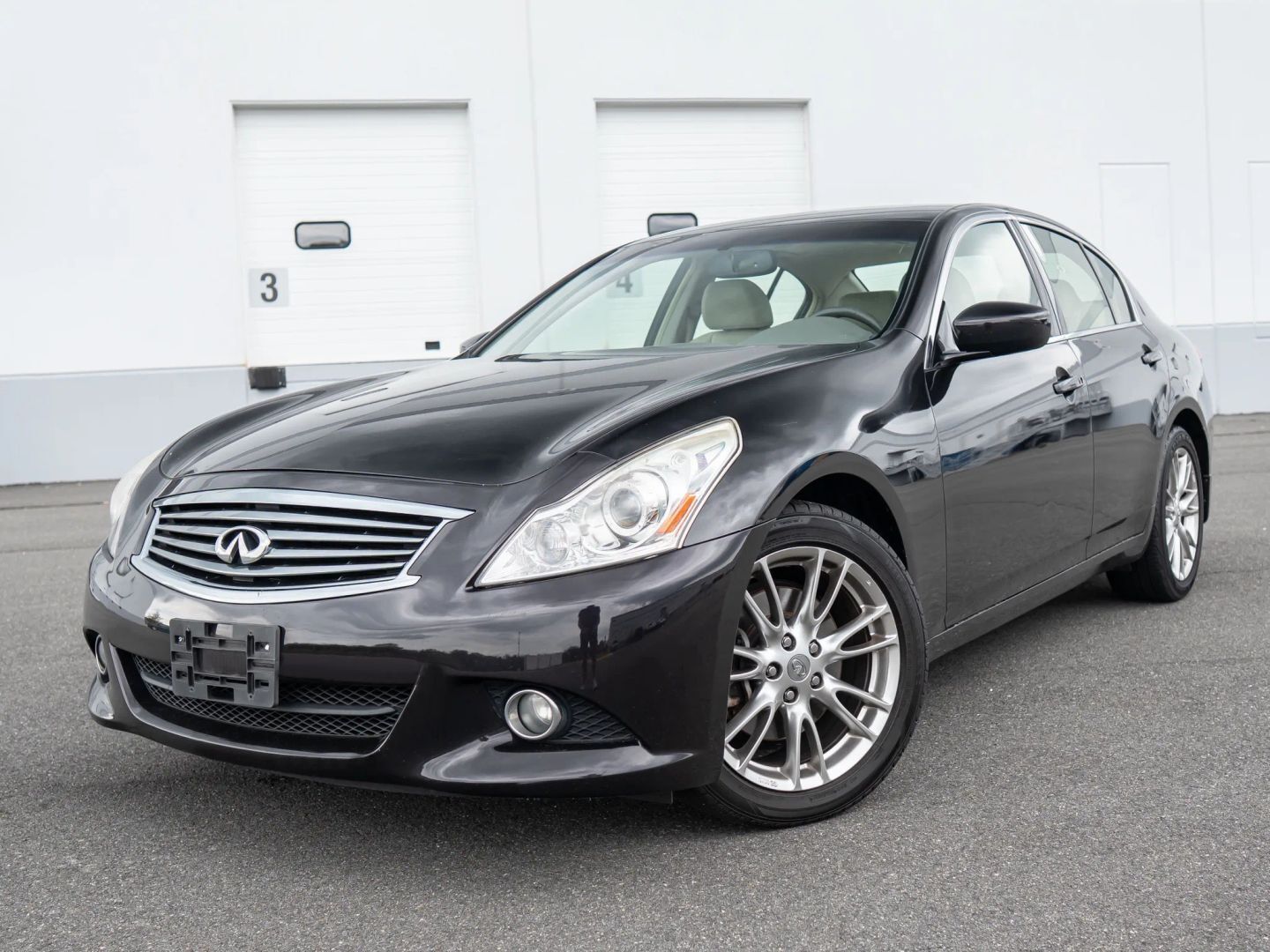 2013 INFINITI G37