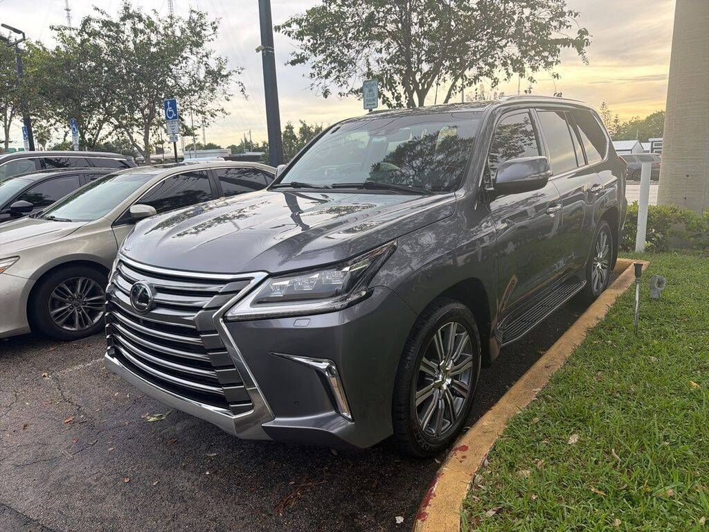 2016 LEXUS LX