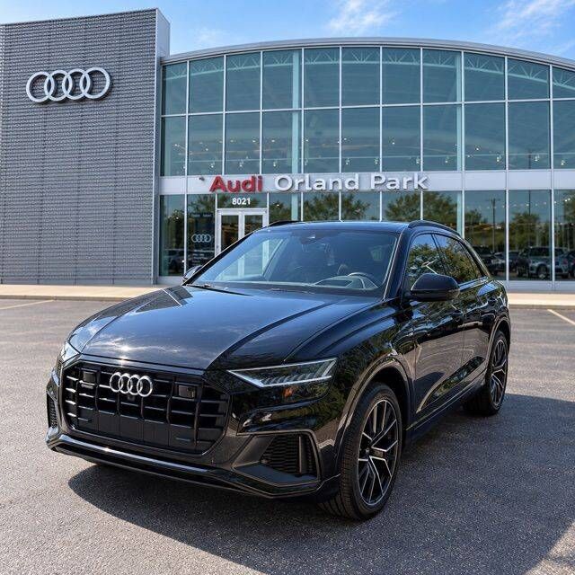 2023 AUDI Q8