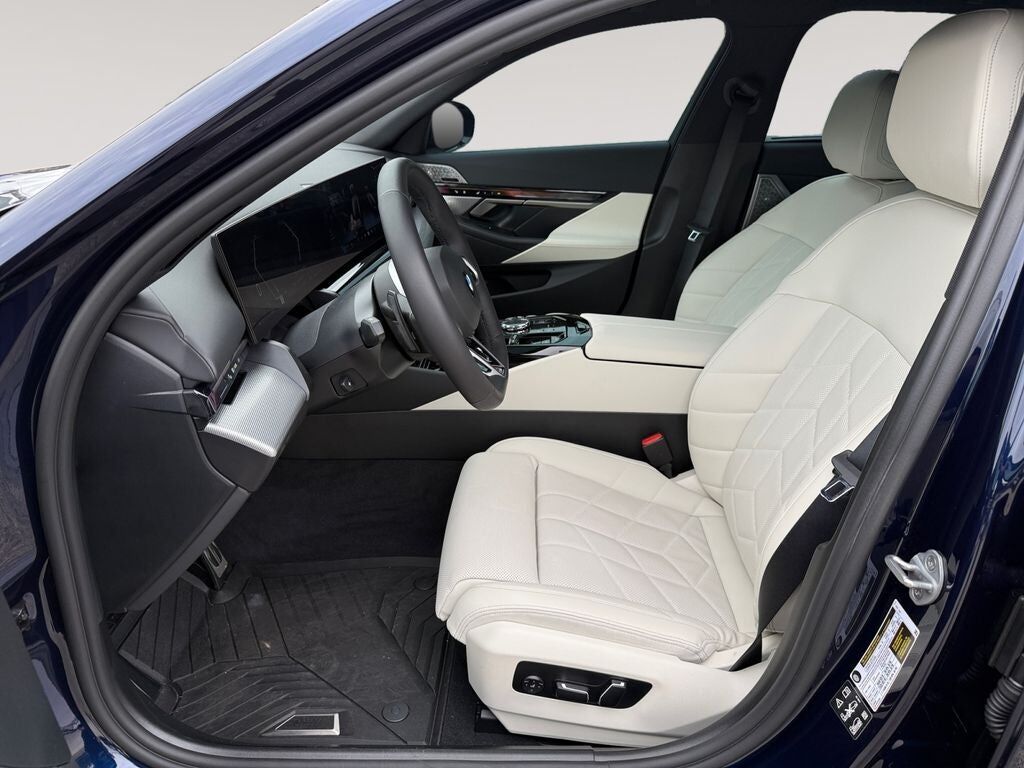 2025 BMW 540i
