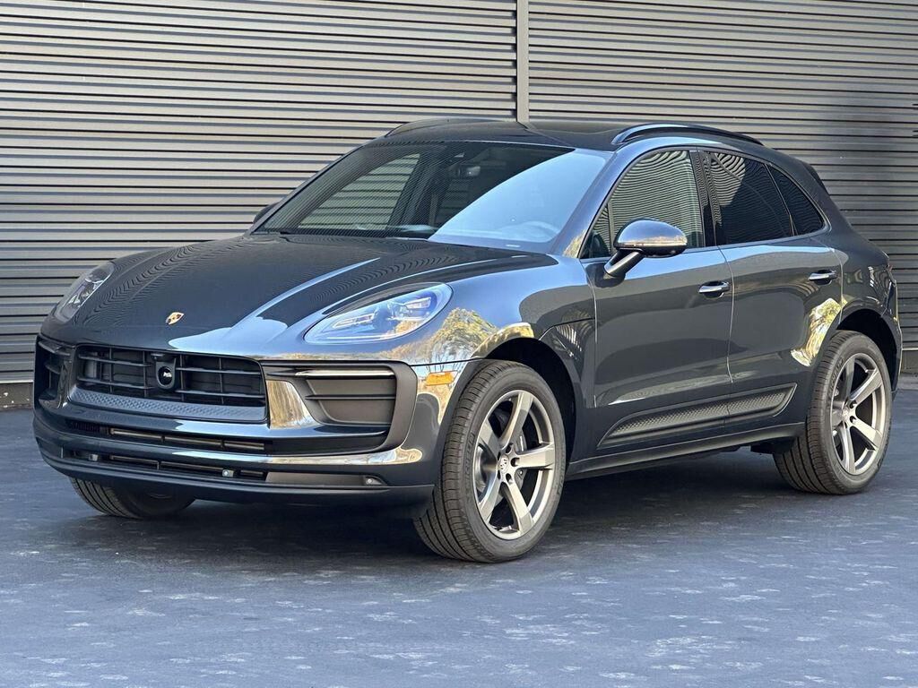 2026 PORSCHE Macan