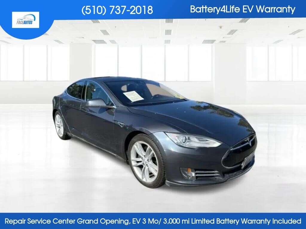 2015 TESLA Model S