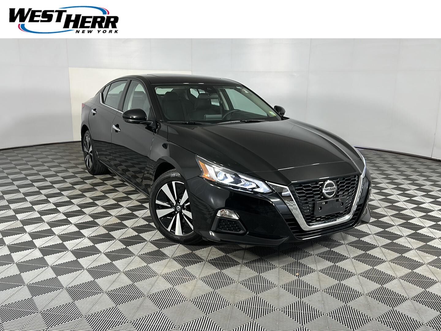 2022 NISSAN Altima