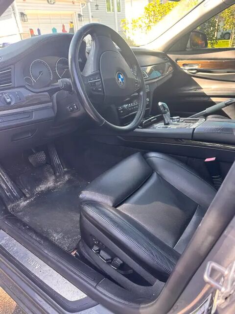 2011 BMW 750xi