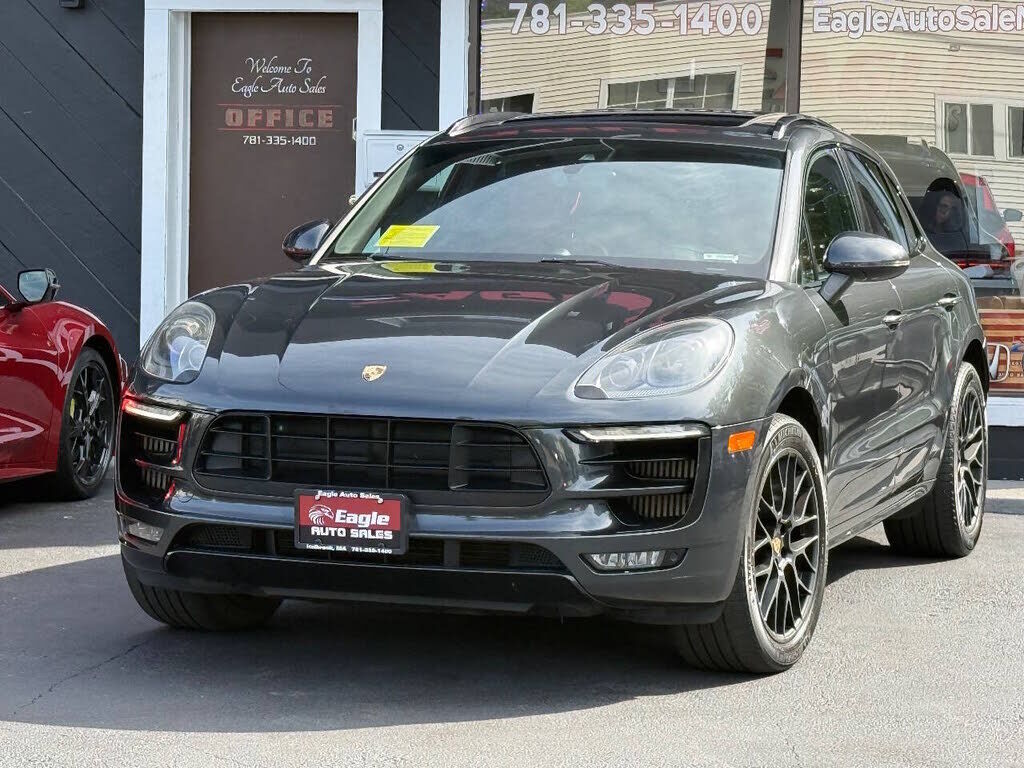 2017 PORSCHE Macan