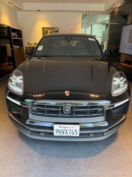 2023 PORSCHE Macan