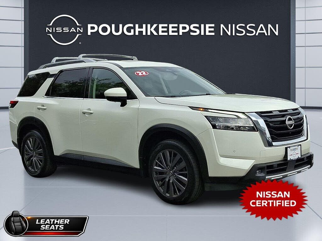 2022 NISSAN Pathfinder