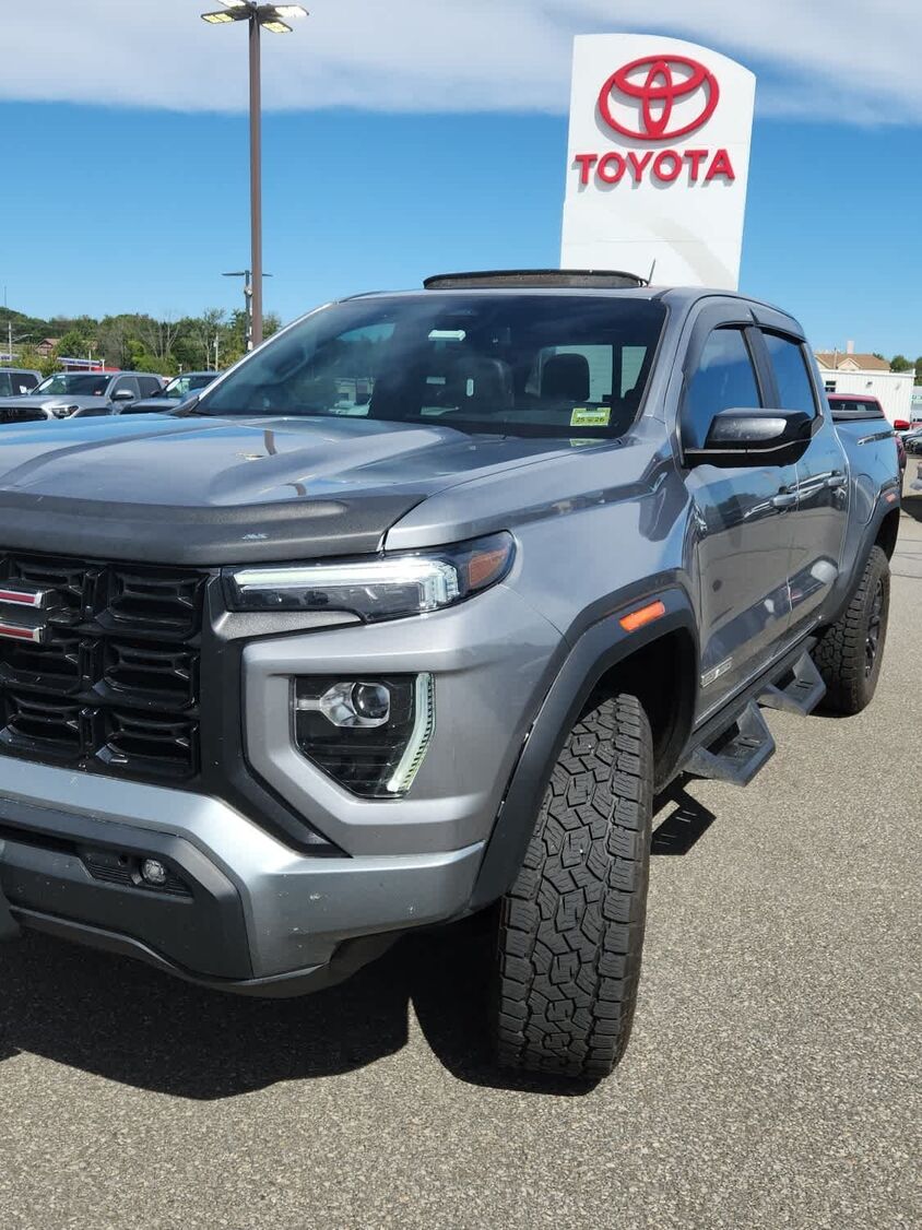 2023 GMC Canyon