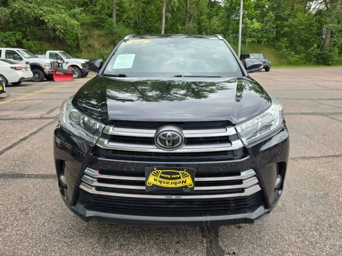 2017 TOYOTA Highlander