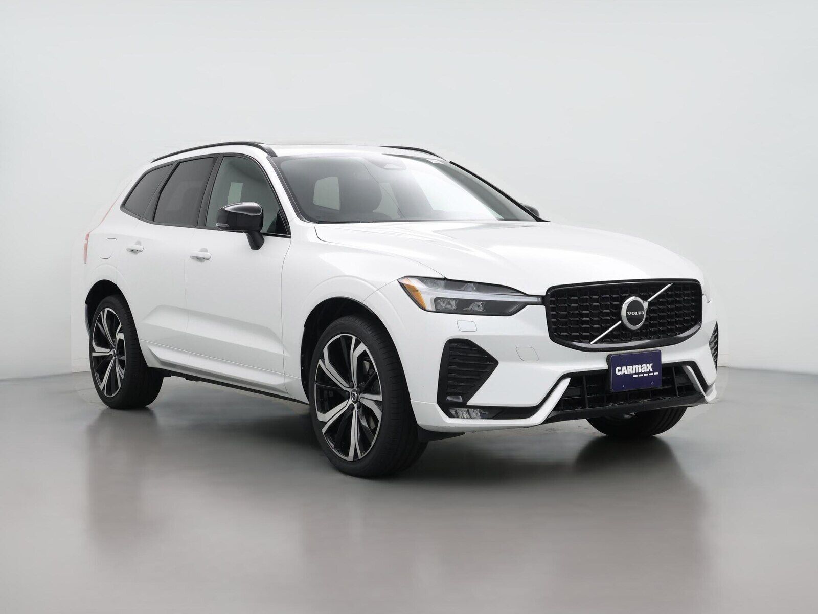 2022 VOLVO XC60